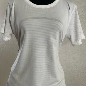 Lululemon Swiftly Tech Short-Sleeve Shirt 2-0 waist length